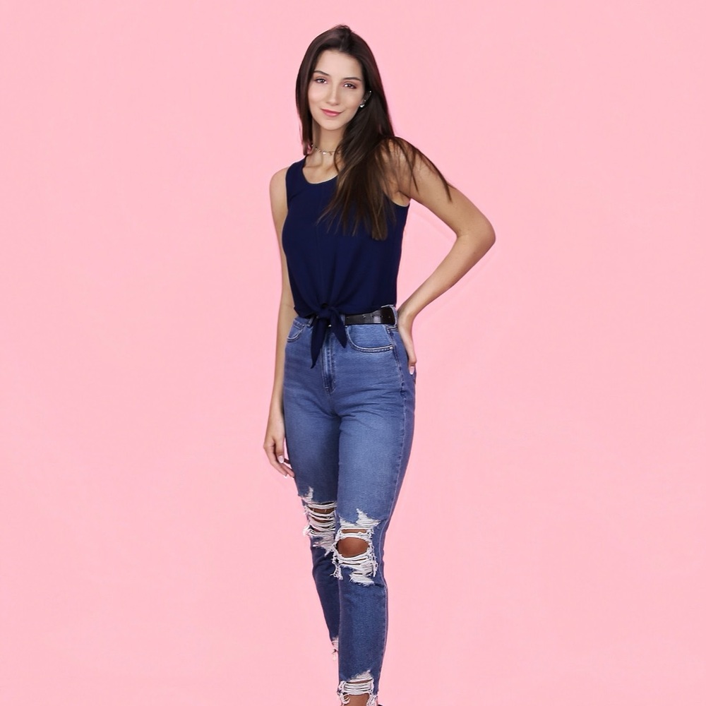 American Eagle Distressed Mom Jeans